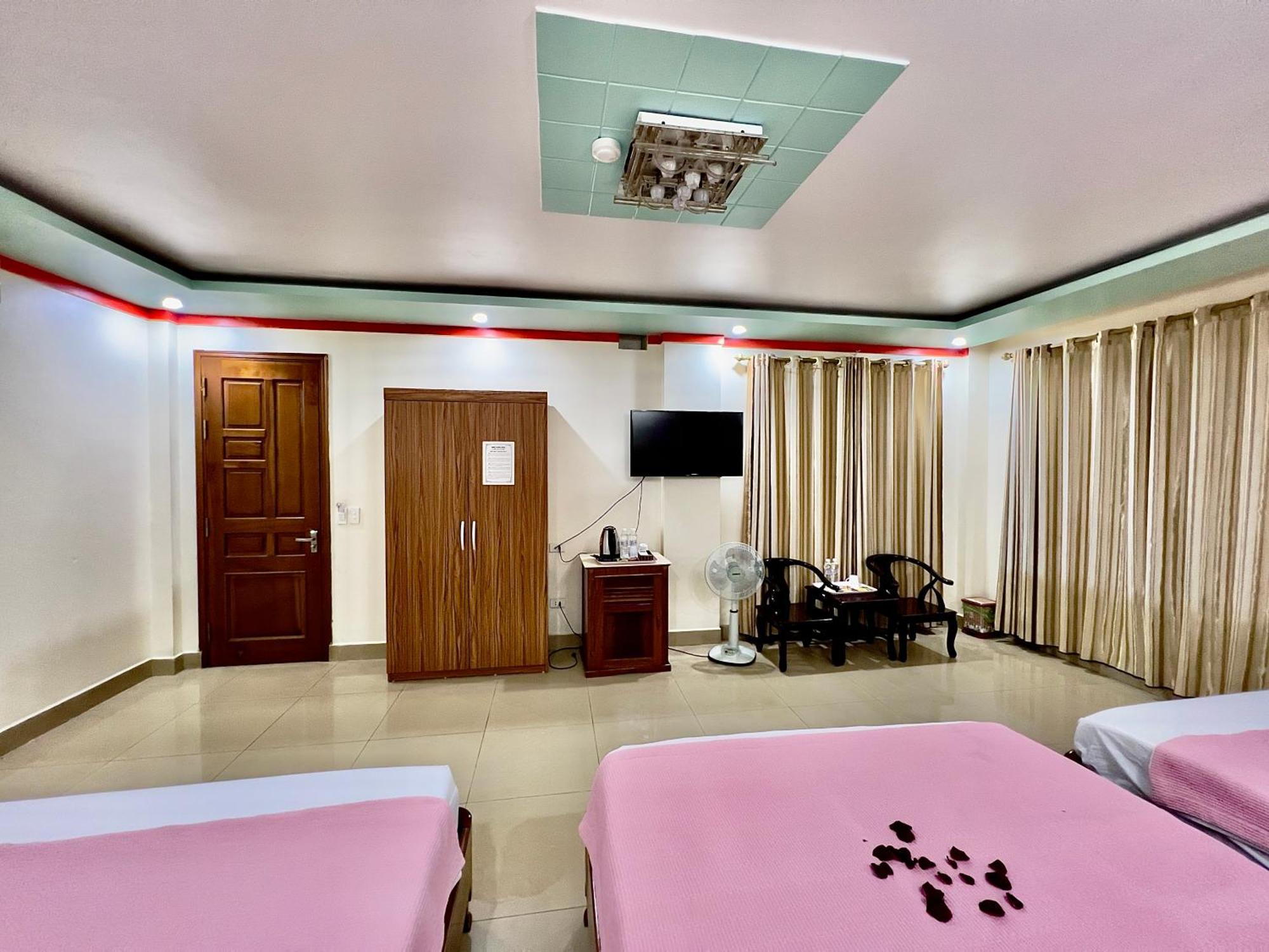 Manh Vuong Hotel Dong Khe Sau Extérieur photo